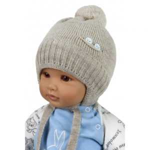 Бежевая зимняя шапочка для мальчика на завязках ( 2-3 месяца)